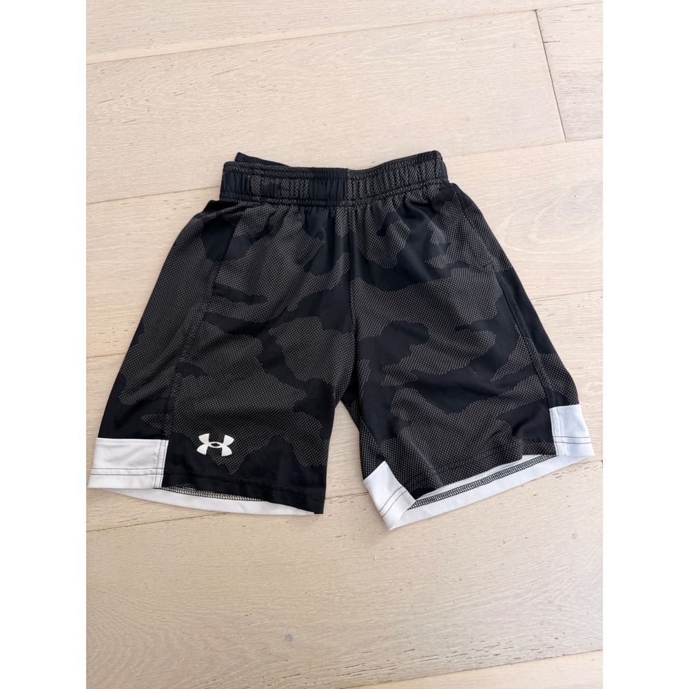 Under Armour Boys Black Camo Mesh Athletic Shorts Loose Fit YS Small 8